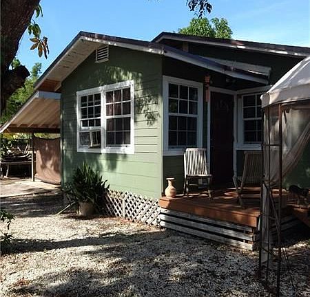 2nd image of 328 SW 12th Ave
