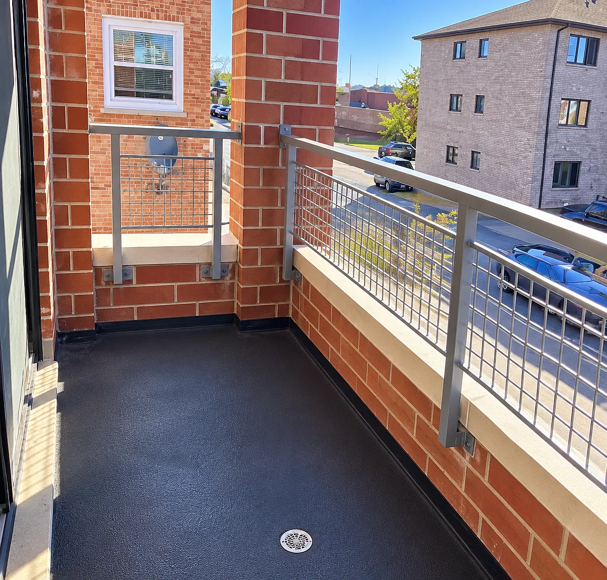3 bed, 1400 sqft, $2,550 — Photo 3