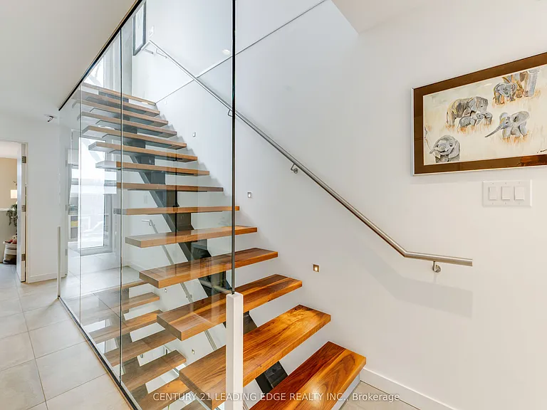 81 Dagmar Ave — Photo 33