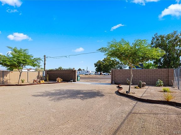 3rd image of 1316 E Levee Drive