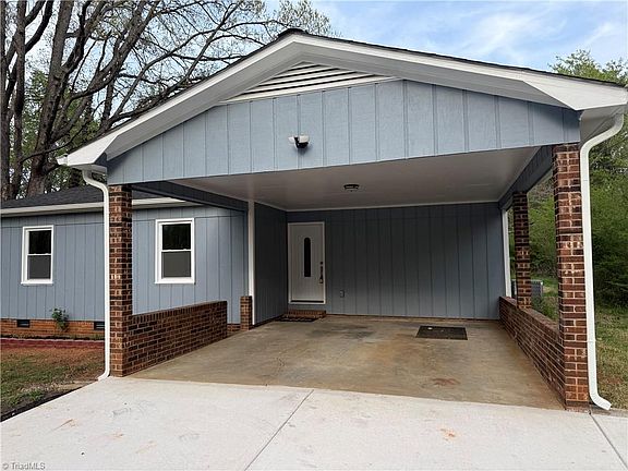 2nd image of 142 Idlebrook Rd