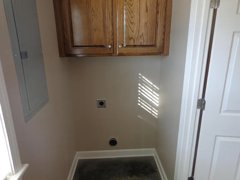 212 Central Ave — Photo 4