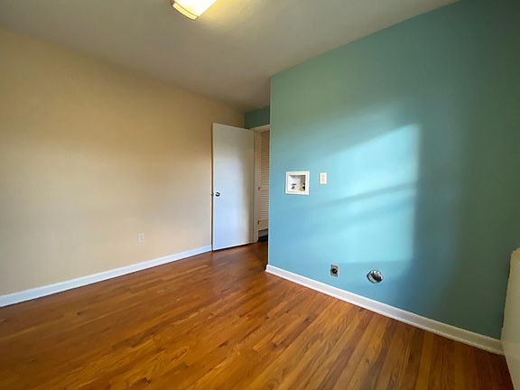 4th image of 218 S Glenn St