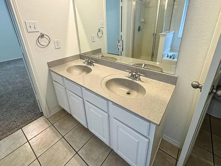 6416 Meadowcrest Ln — Photo 17