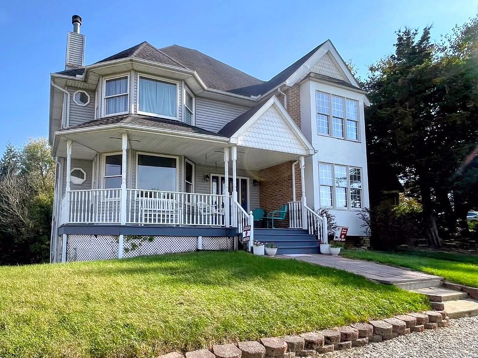 1st image of 10149 Emerald Dr