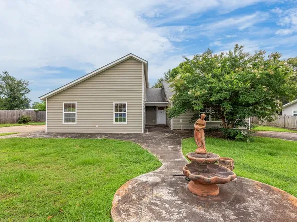 106 Pondella Dr, Enterprise, AL 36330