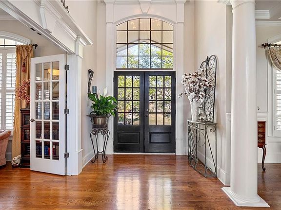 5th image of 802 Pathview Ct