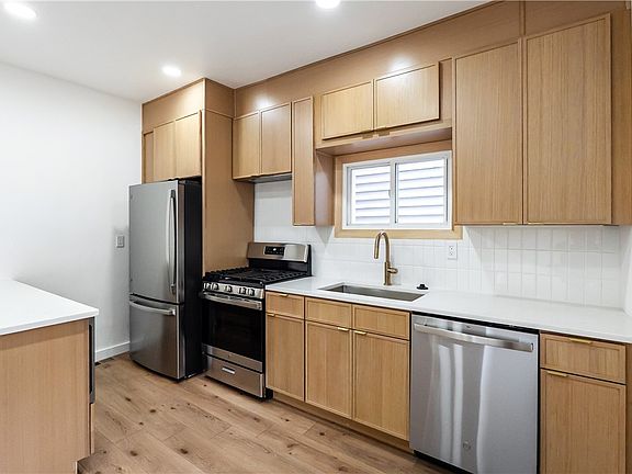 3rd image of 1205 Penn St