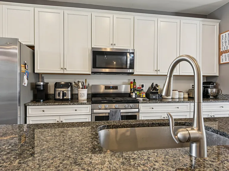 1306 Hawk Hollow Dr — Photo 13