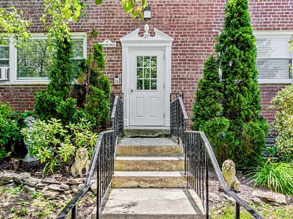 17 Leewood Circle #6R, Eastchester, NY 10709