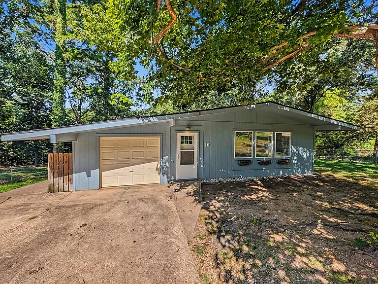 16 Evesham Ln — Photo 20