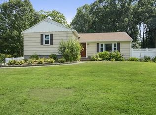 53 Sunset Dr, Raynham, MA 02767