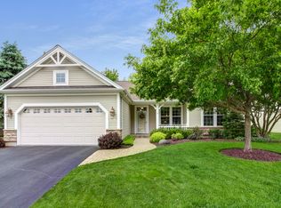 11827 Stonewater Xing, Huntley, IL 60142