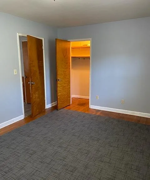 1119 Amsterdam Rd #4 — Photo 2