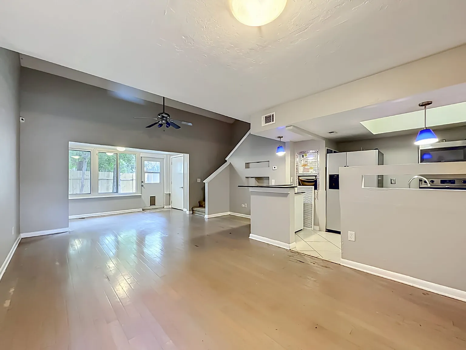 "Charming 2-Bed, 2-Bath Townhouse Retreat in Jacksonville - 2857 Wonderwood Lane" — Photo 4