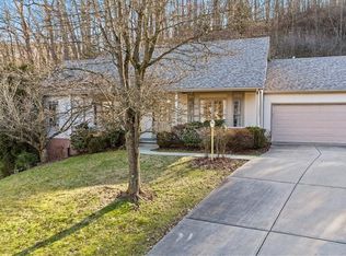 1607 Valley Brooke Ct, Wexford, PA