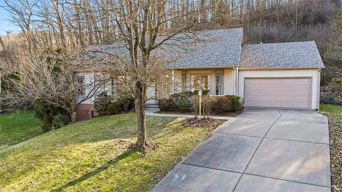 1607 Valley Brooke Ct photo 1