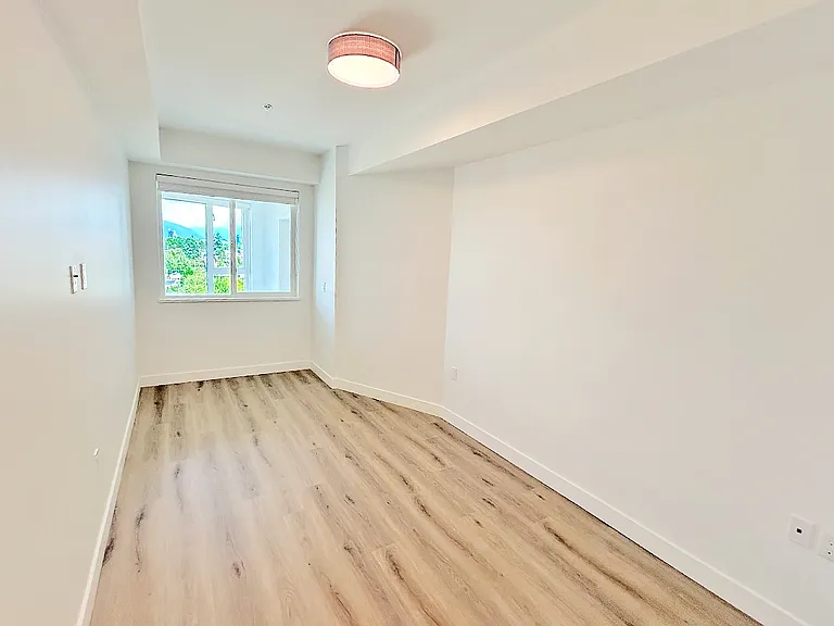 3068 Kingsway — Photo 26