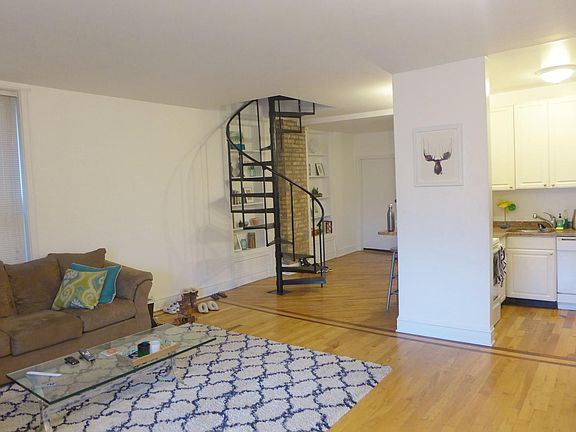 4th image of 449 W Belden Ave #451