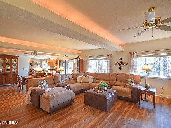 3rd image of 104 Amberwood Court