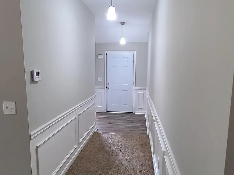 1593 Queen Elizabeth Dr — Photo 15