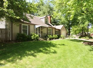 601 E Porte Cimi Pas St, Kansas City, MO 64131
