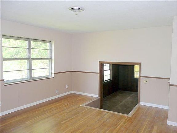 5th image of 326 Peach Blossom Ct