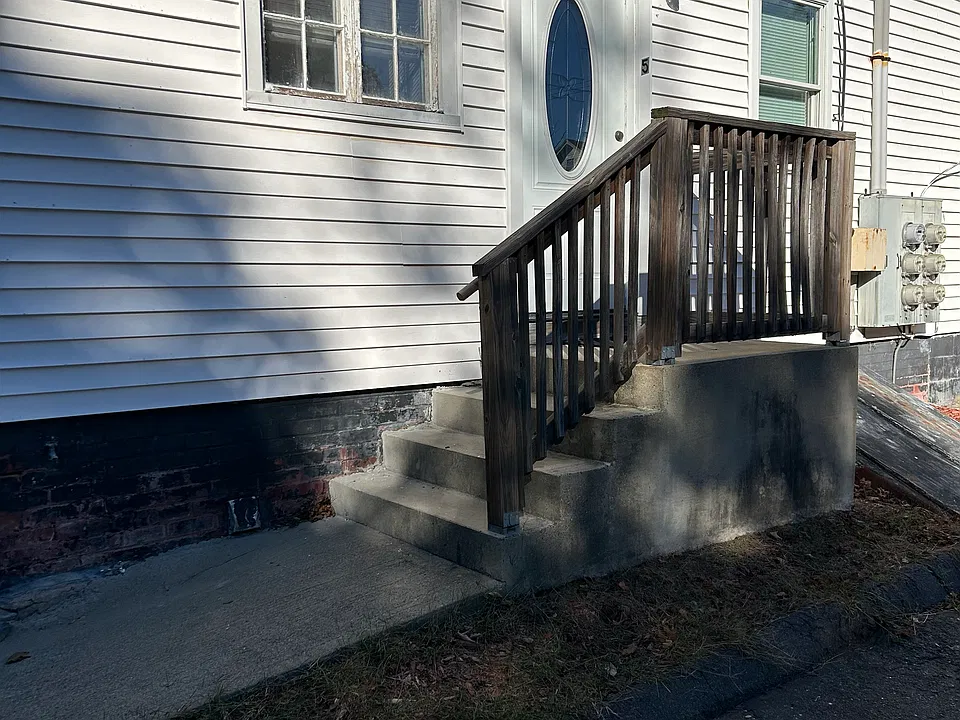 114 E Main St #5