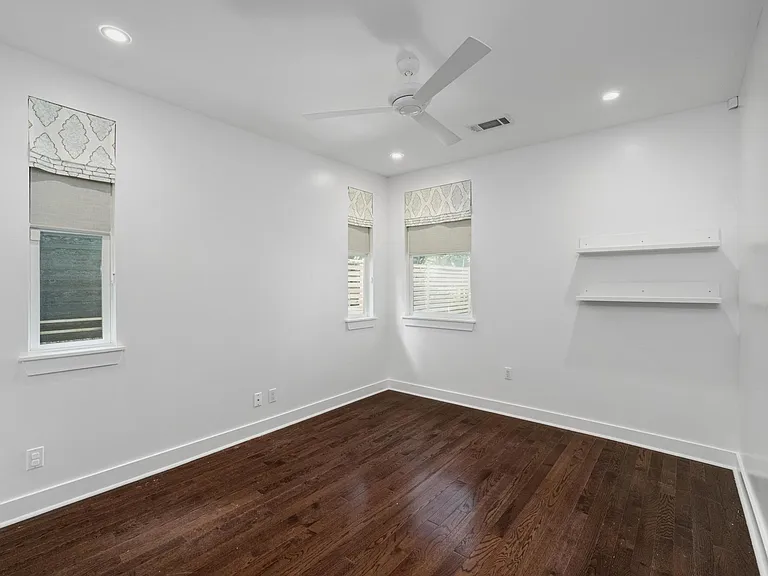 307 W Annie St — Photo 14