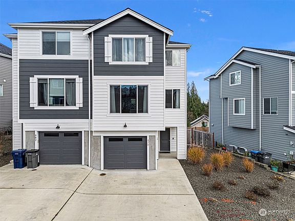 2nd image of 970 NW Highgarden Drive