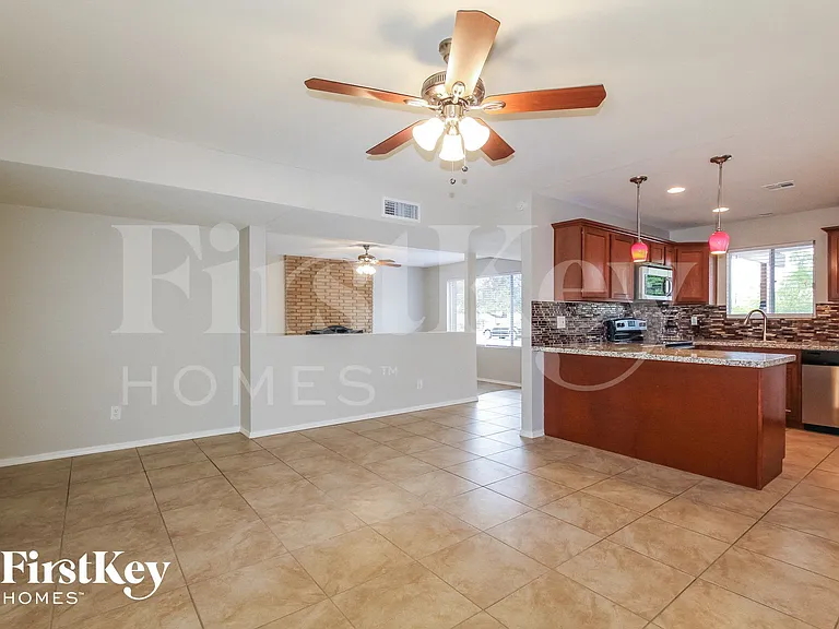 4237 W Brown St — Photo 7