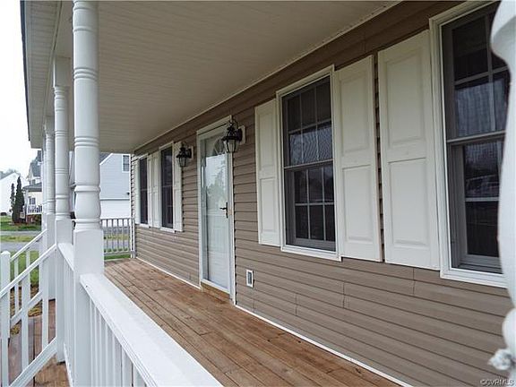 3rd image of 24507 Plantation Dr