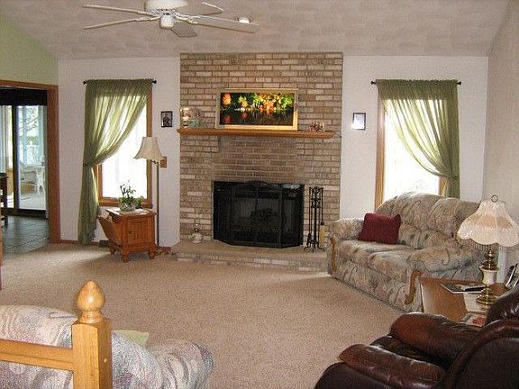 4th image of 4195 Berkshire Way