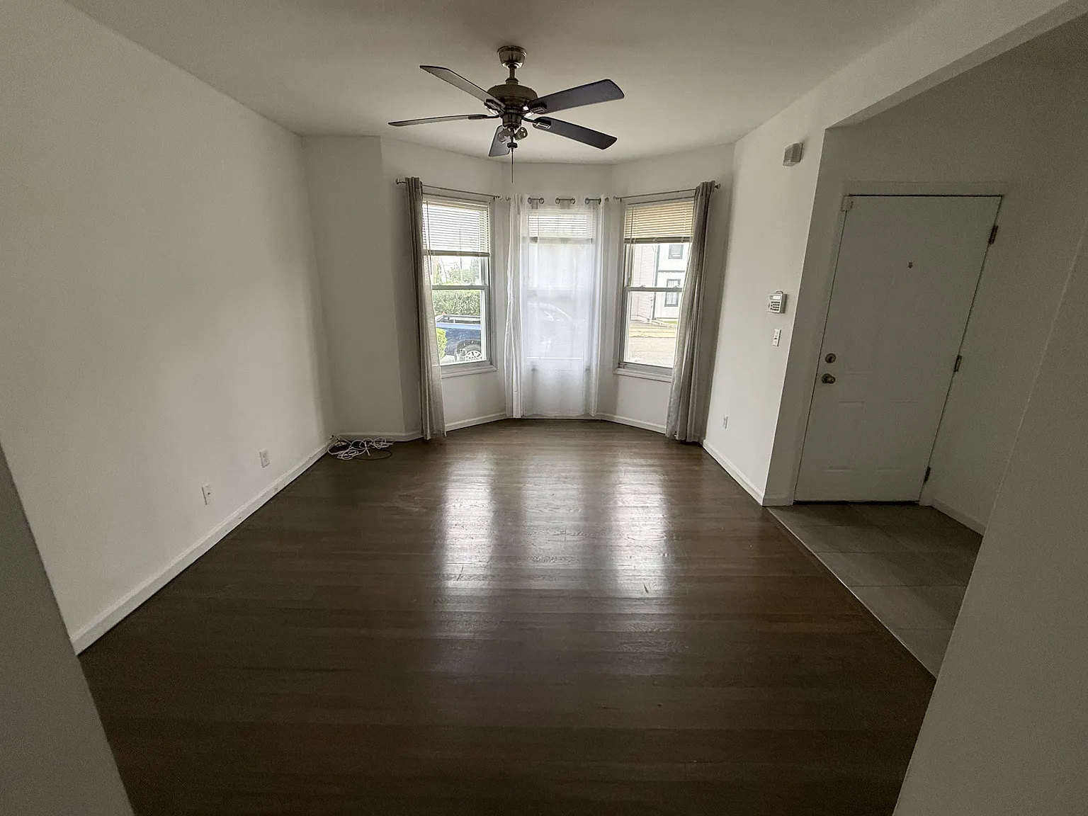 2 bed, 650 sqft, $2,500 — Photo 2