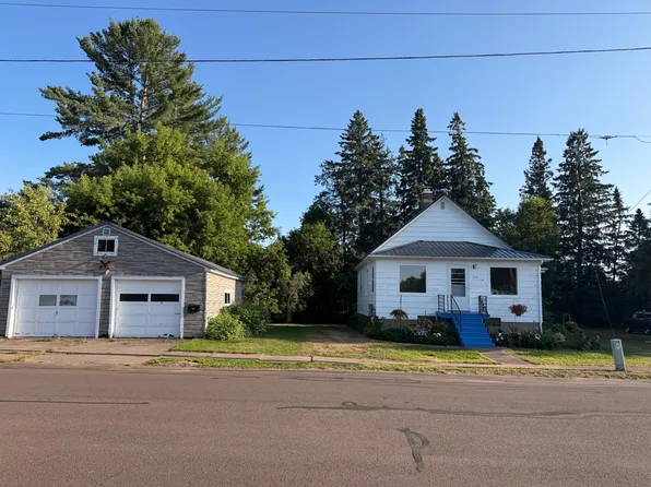 235 W Oak St, Ironwood, MI 49938