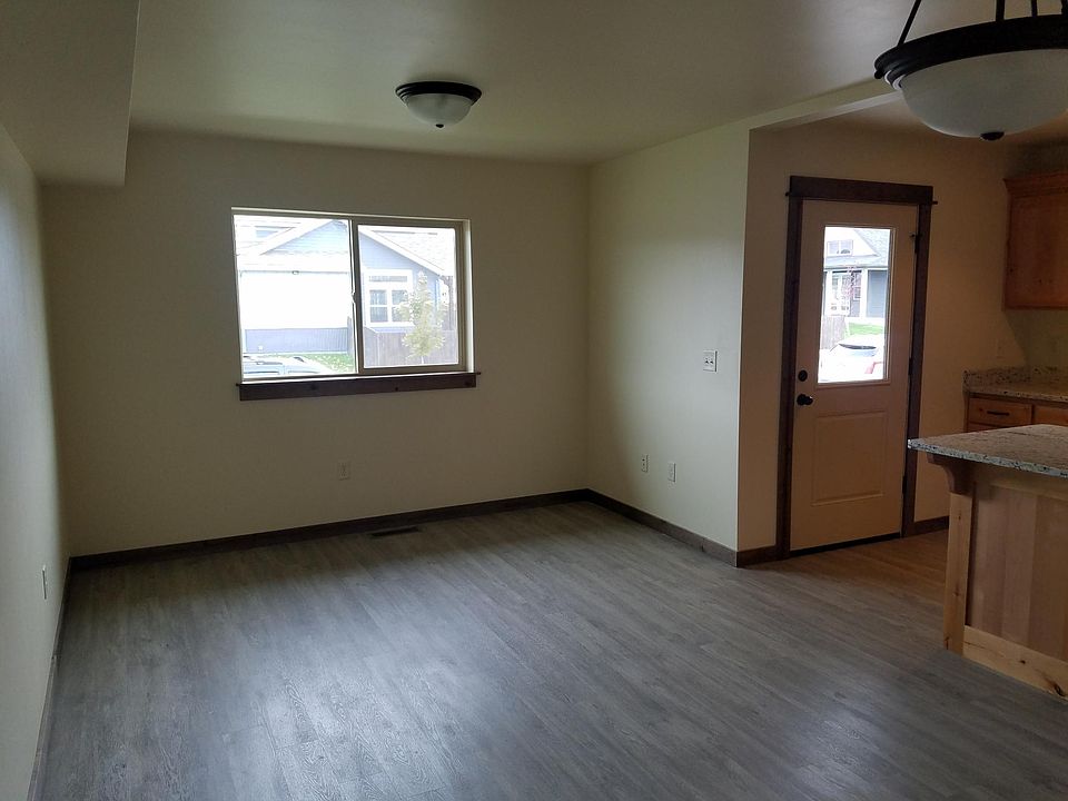1st image of 3247 Fen Way