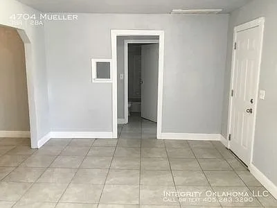 4704 N Mueller Ave — Photo 4