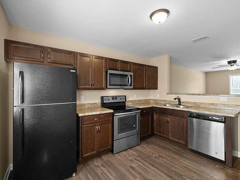 Appleton Dr - 614 (x4) — Photo 9