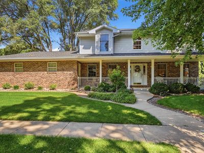 729 Brookview Sq, Dubuque, IA, 52003