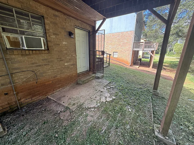 1071 Laurel Ln NW — Photo 15