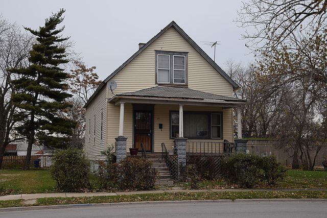 1st image of 49 E 138th St