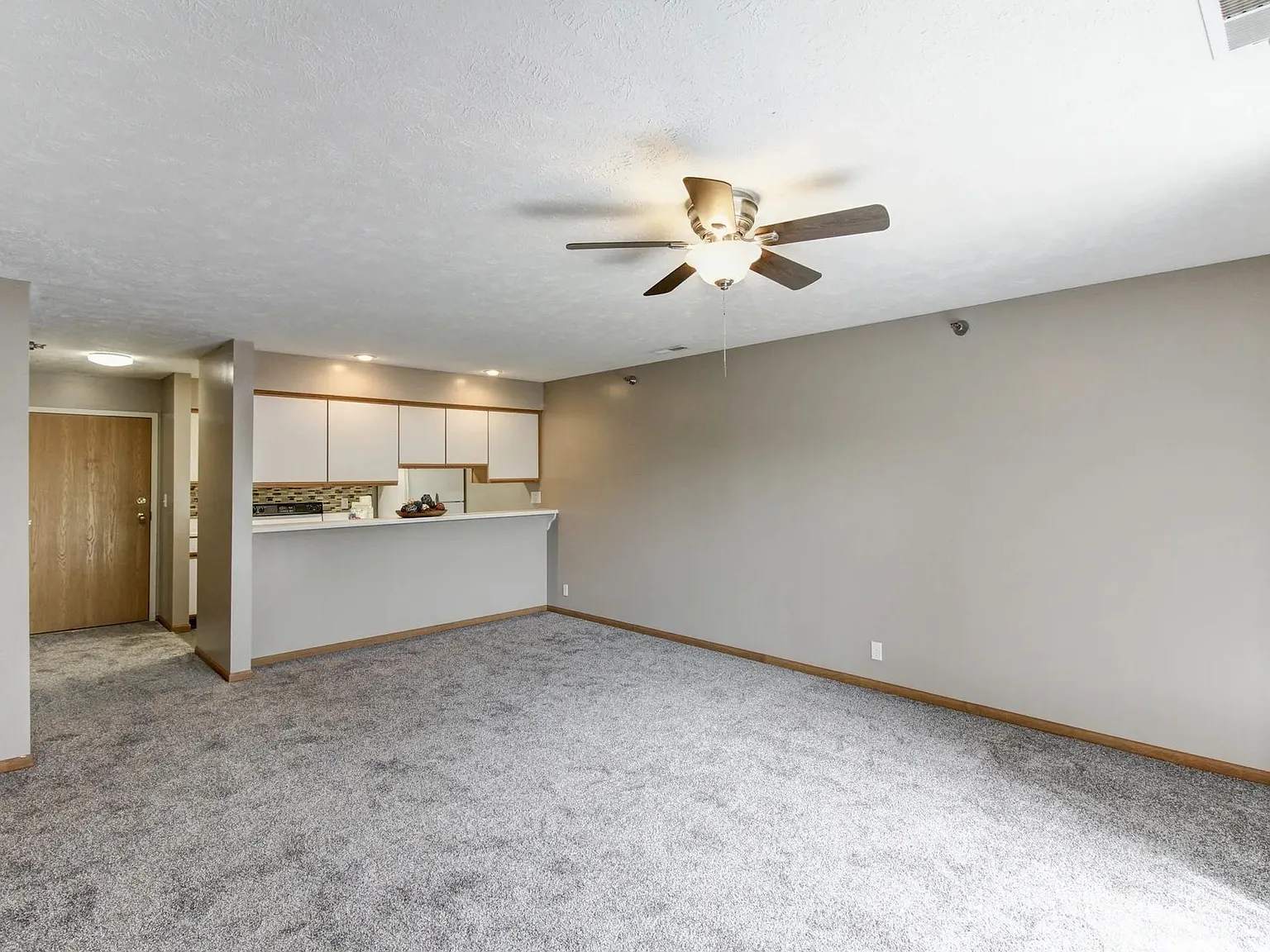 Deer Park Apartments — Photo 4