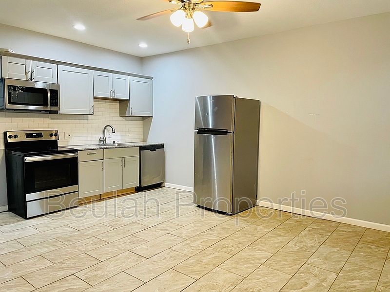 1st image of 3304 California Ave #B