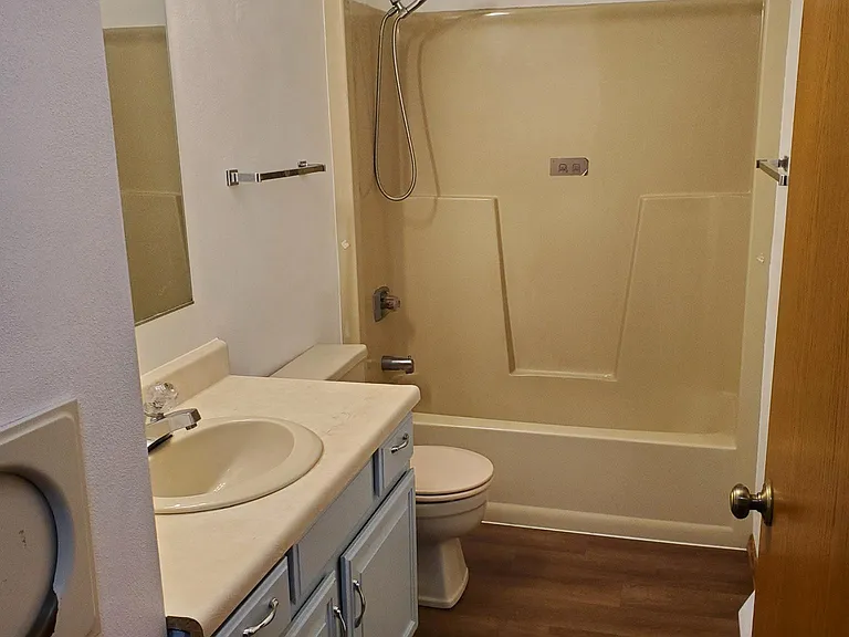 1335 Meadow Ln — Photo 7