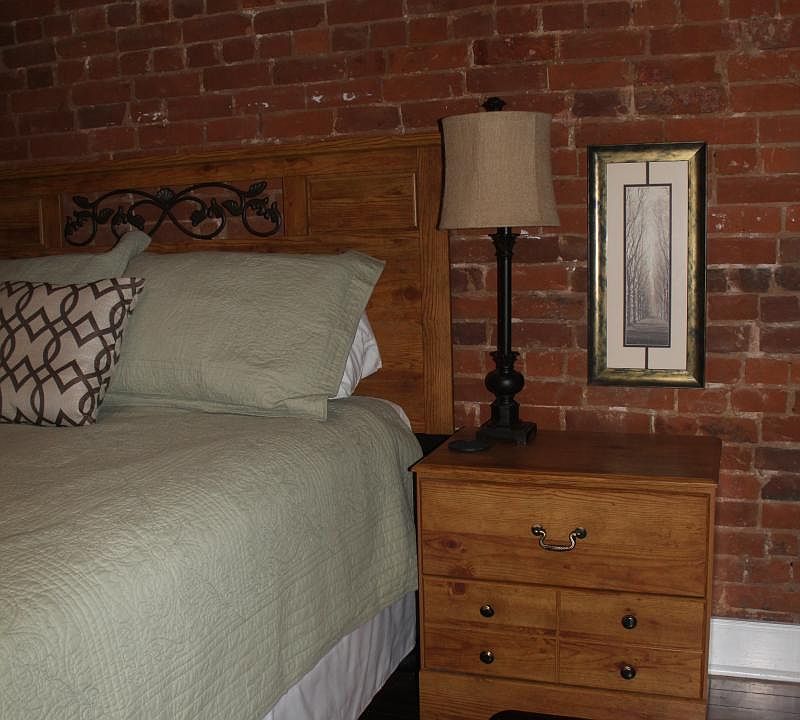 Bedroom (second view)