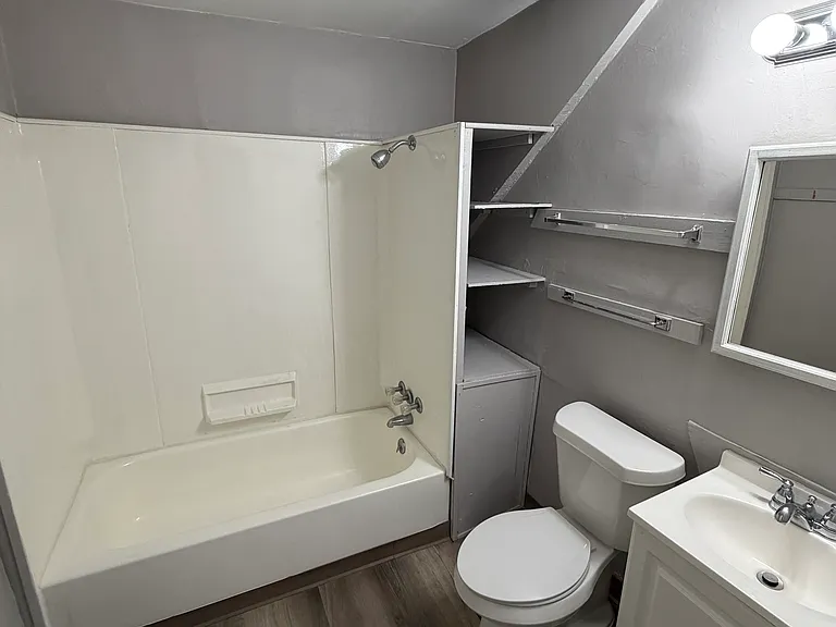 11002 Greenwich Ave — Photo 2