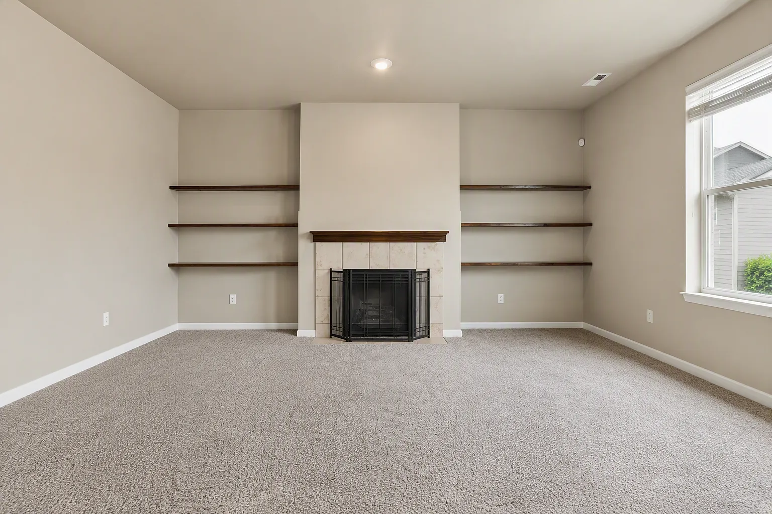4 bed, 2.5 bath, 3246 sqft, $3,045 — Photo 4