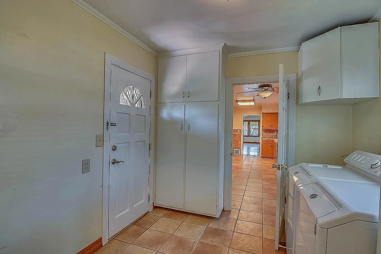 5 bed, 1961 sqft, $3,480 — Photo 1