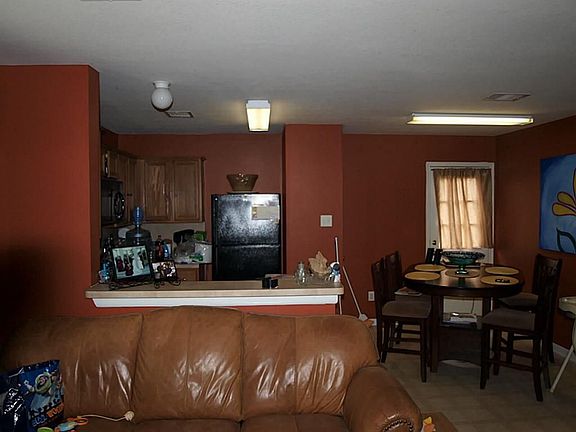 4th image of 10818 Regal Manor Ln