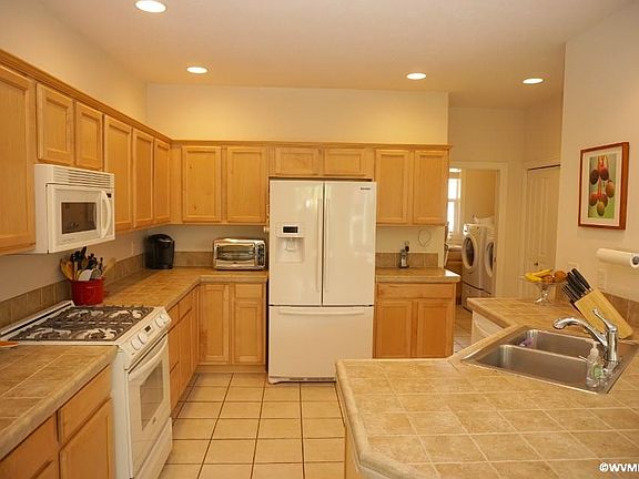 2nd image of 365 Cherrywood Dr